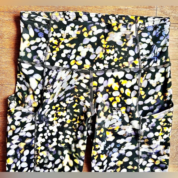 Lululemon Athletica - Picture 4 of 16